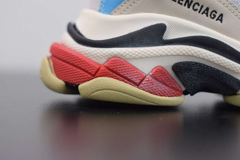 Ba*len*cia*ga triple s