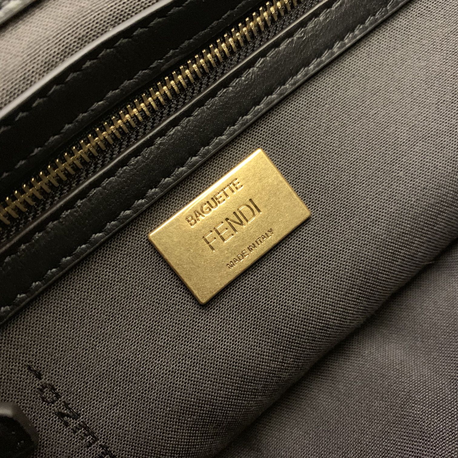 F**di medium baguette bag-26x15x4cm