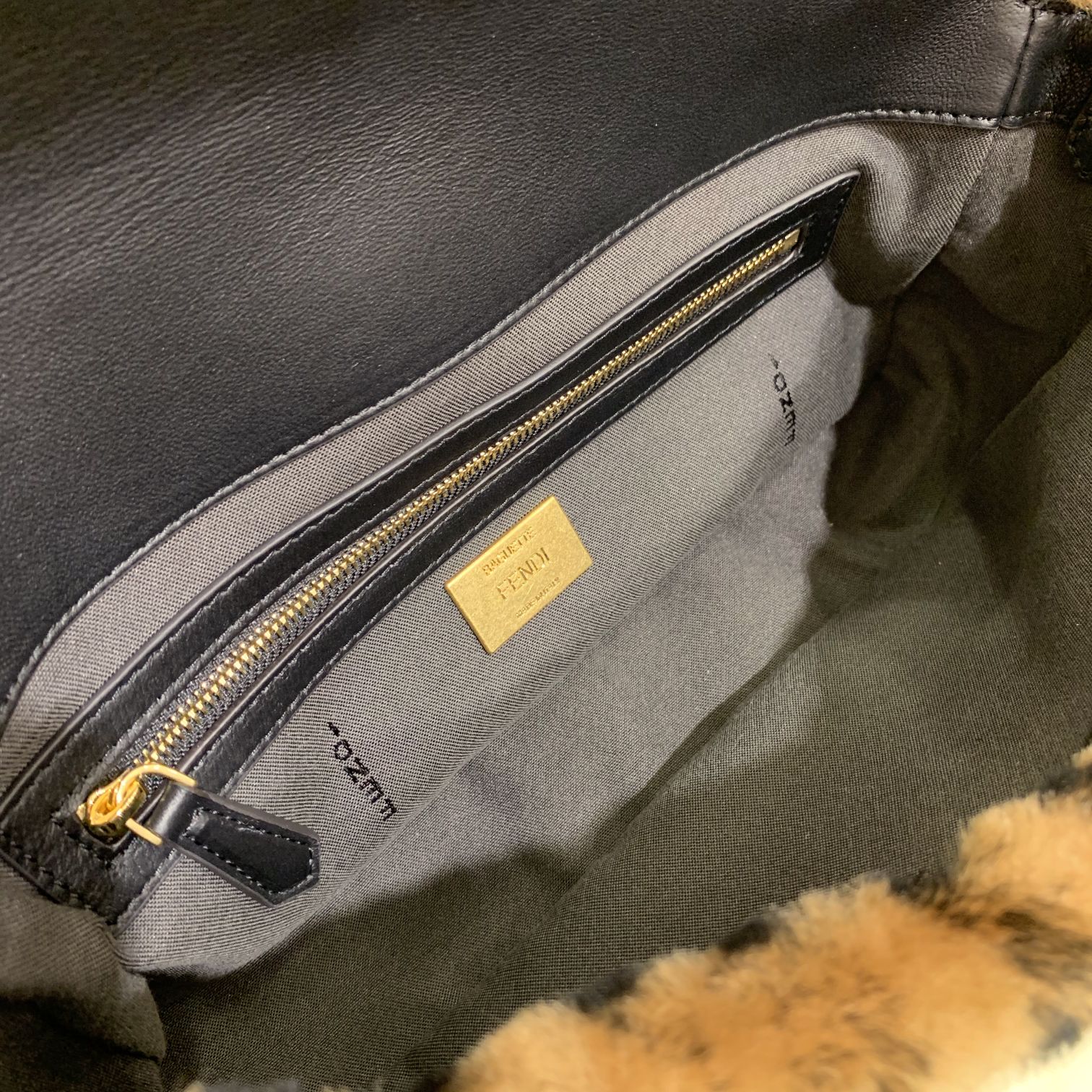 F**di medium baguette bag-26x15x4cm