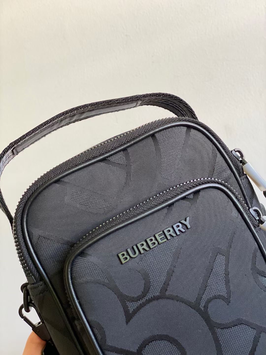 B**rry crossbody bag-14 x 6 x 19.5cm