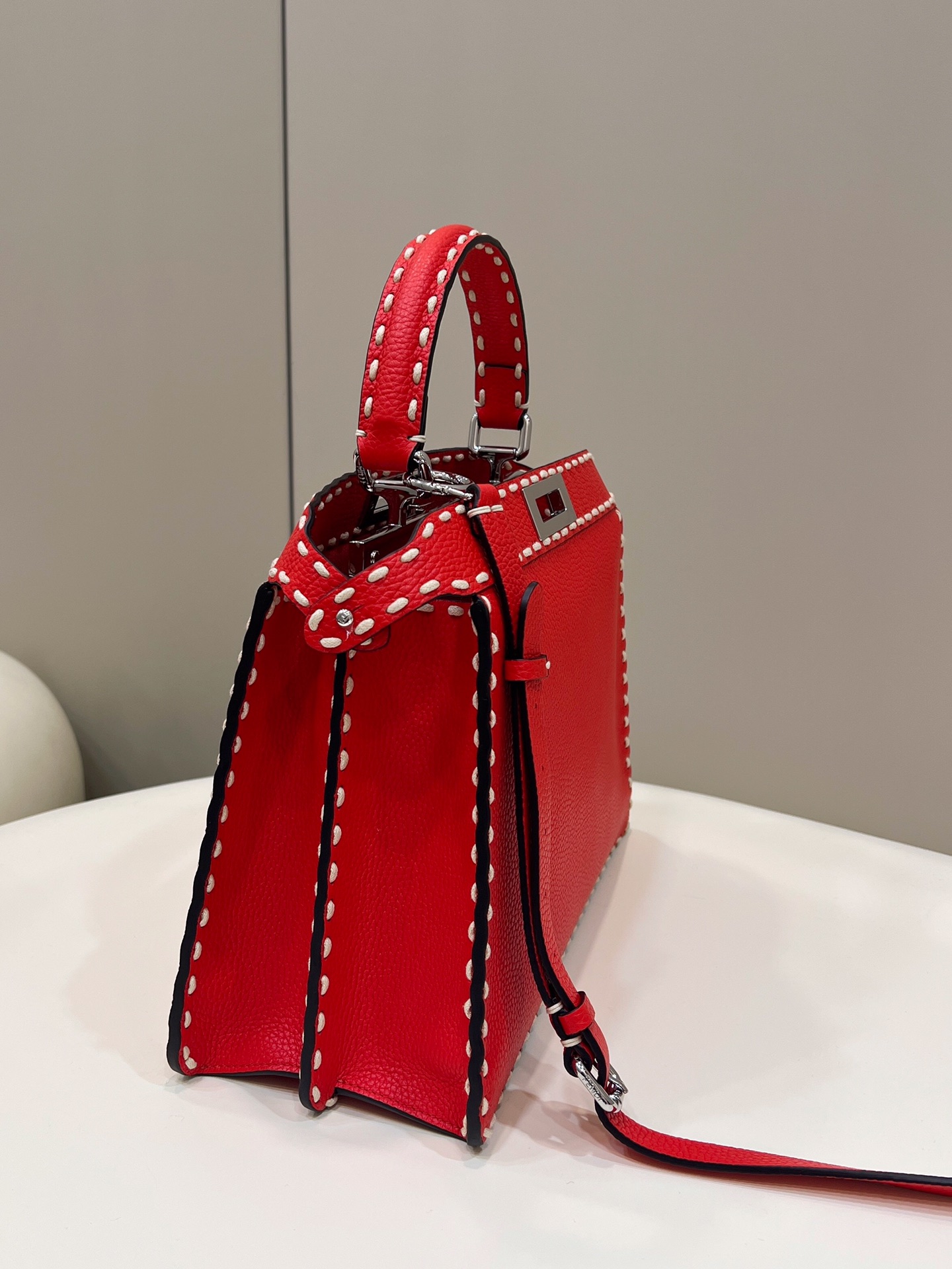 F**di peekabootote-33×12×25cm