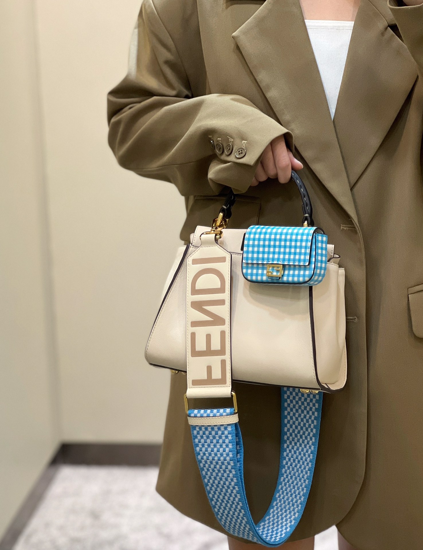 F**di peekabootote-24×7×19cm
