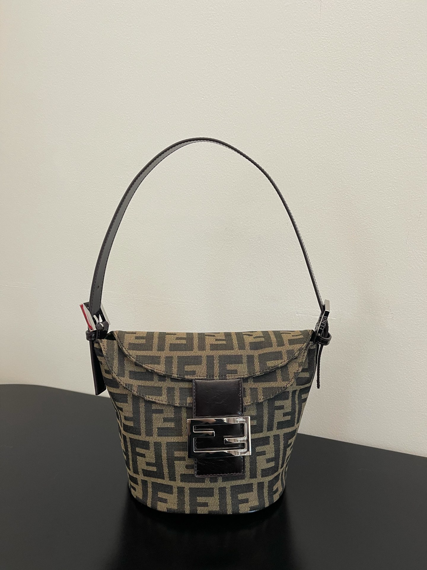 F**di small bag-14x10x21cm