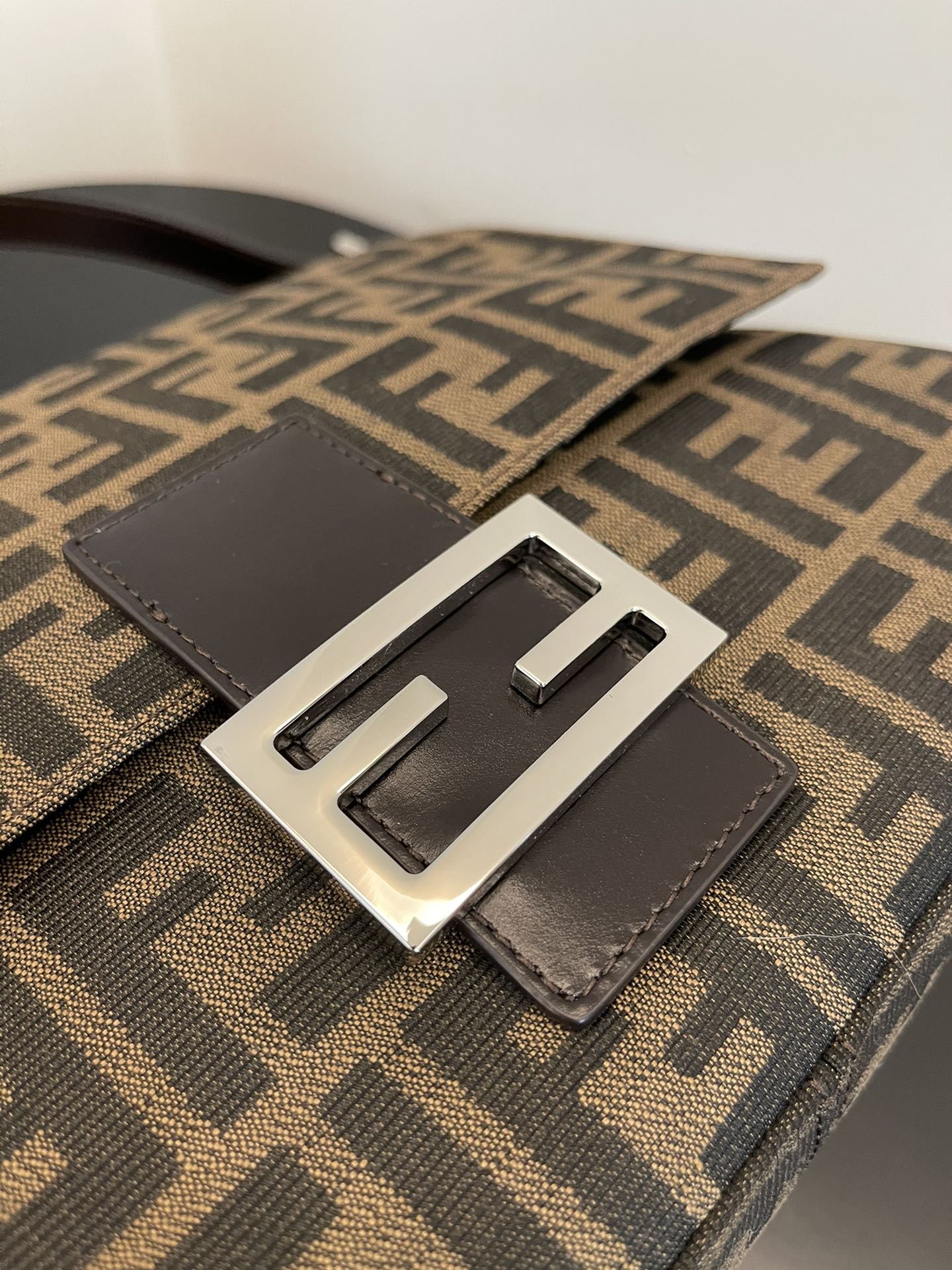 F**di large baguette bag-29x21x12cm