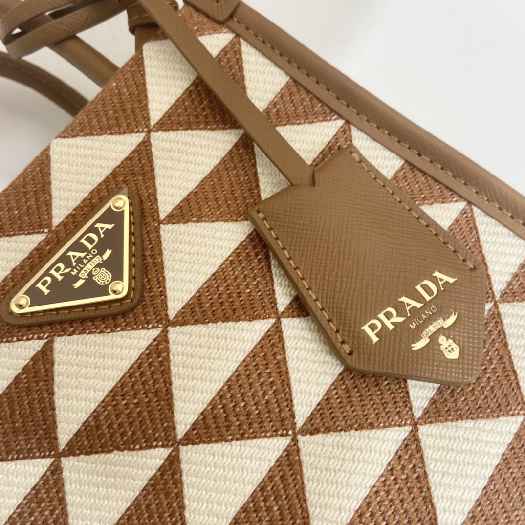 Pra*a small tote in saffiano leather 1ba355-17*19*6cm