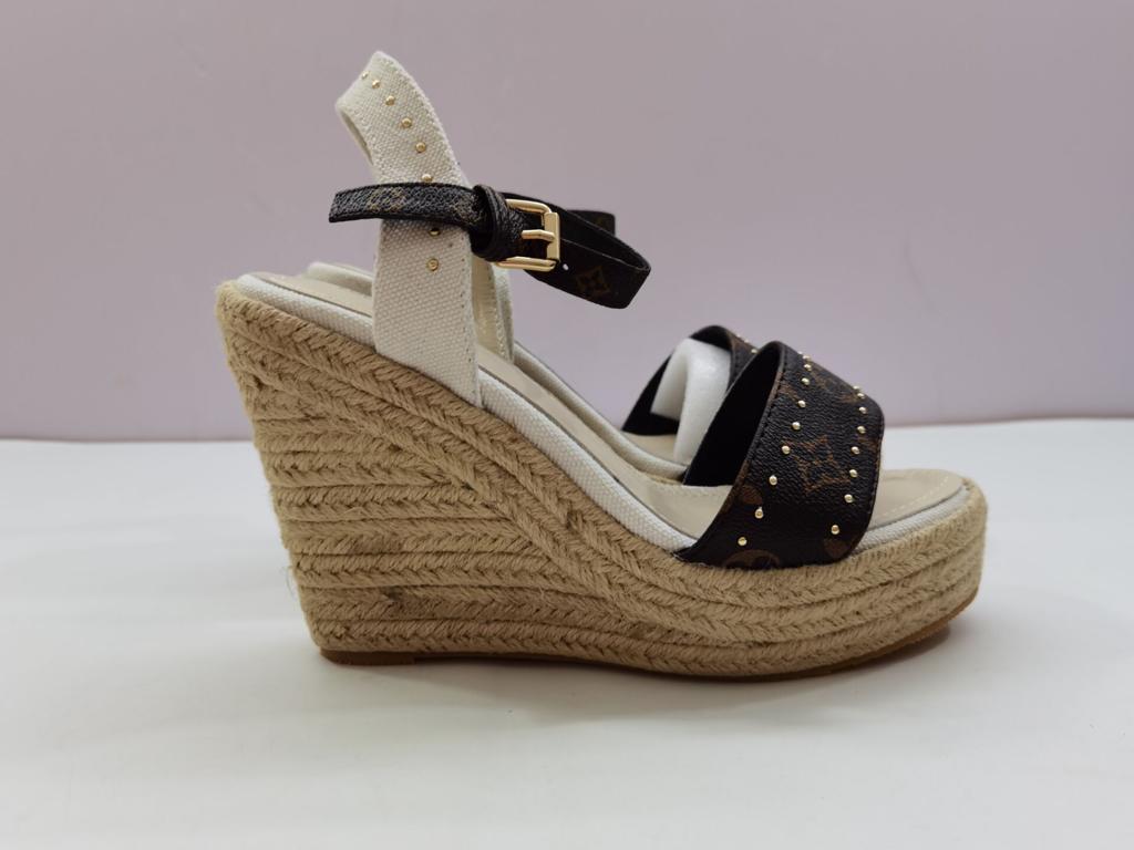 l0*is V*t0n sandals