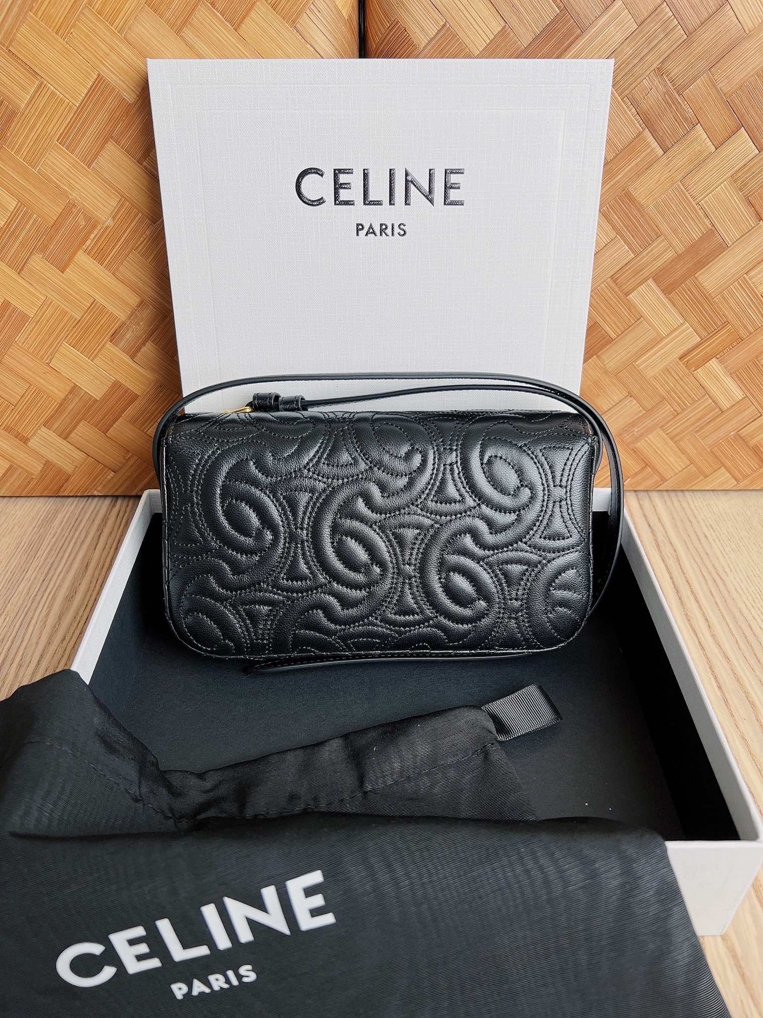 Ce**e quilted lambtriomphe bag-20 x 10 x 4cm