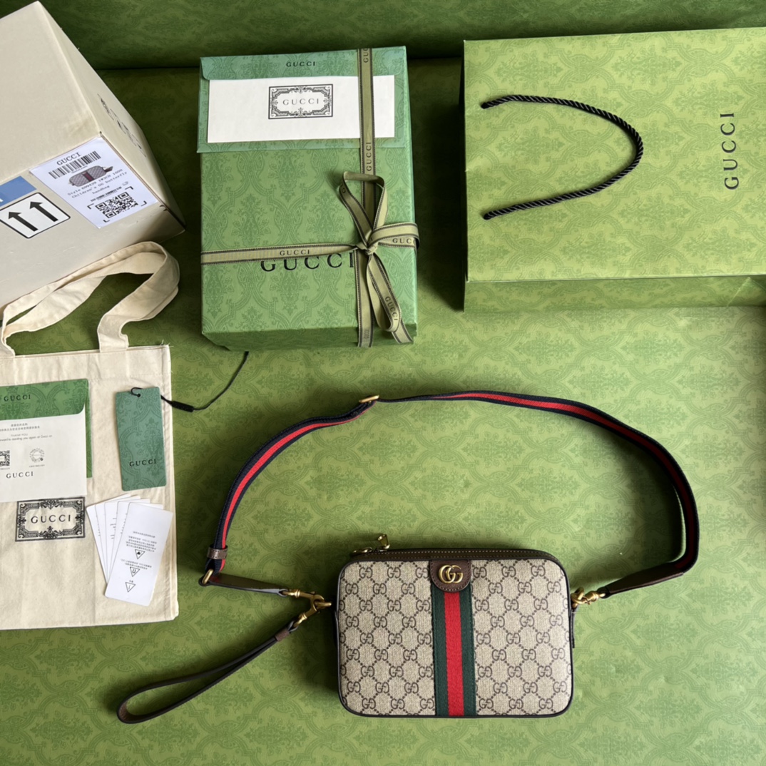 g*u*i vintage gg S*p*e-24.5x 16x 4.5cm