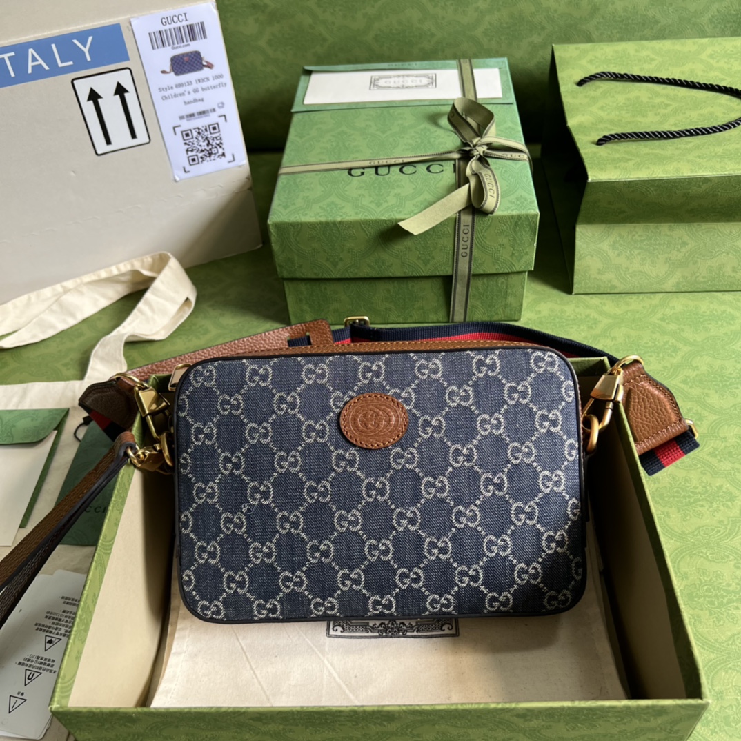 g*u*i vintage gg S*p*e-24.5x 16x 4.5cm