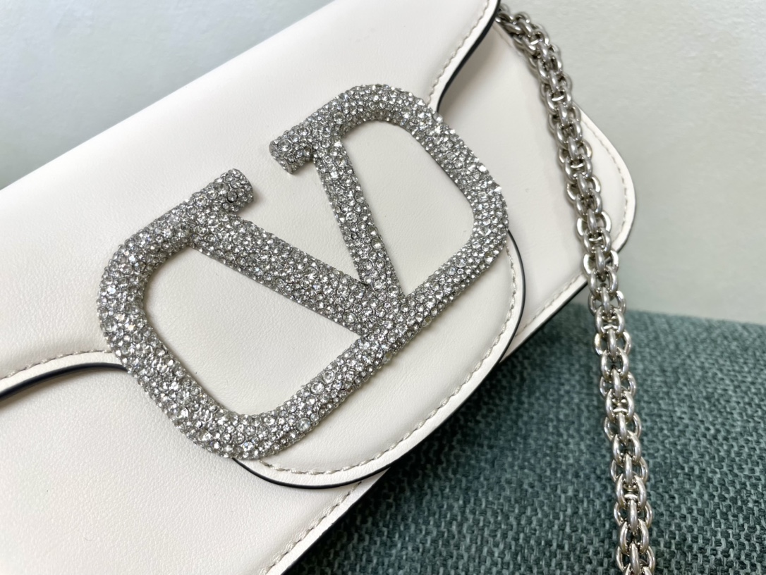 Va1e*ntin0 handbags-20*15*7cm