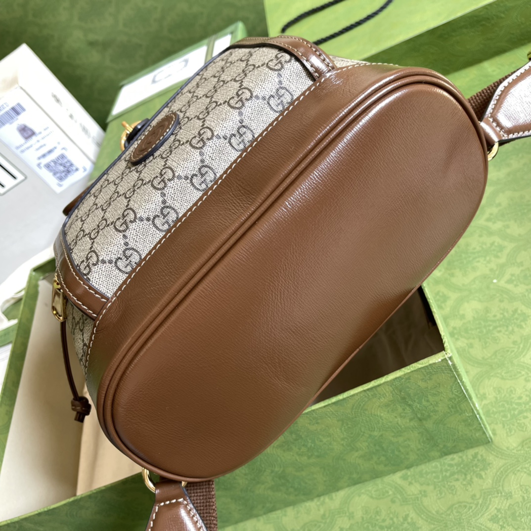 G*u*i backpack-26.5*30*13cm