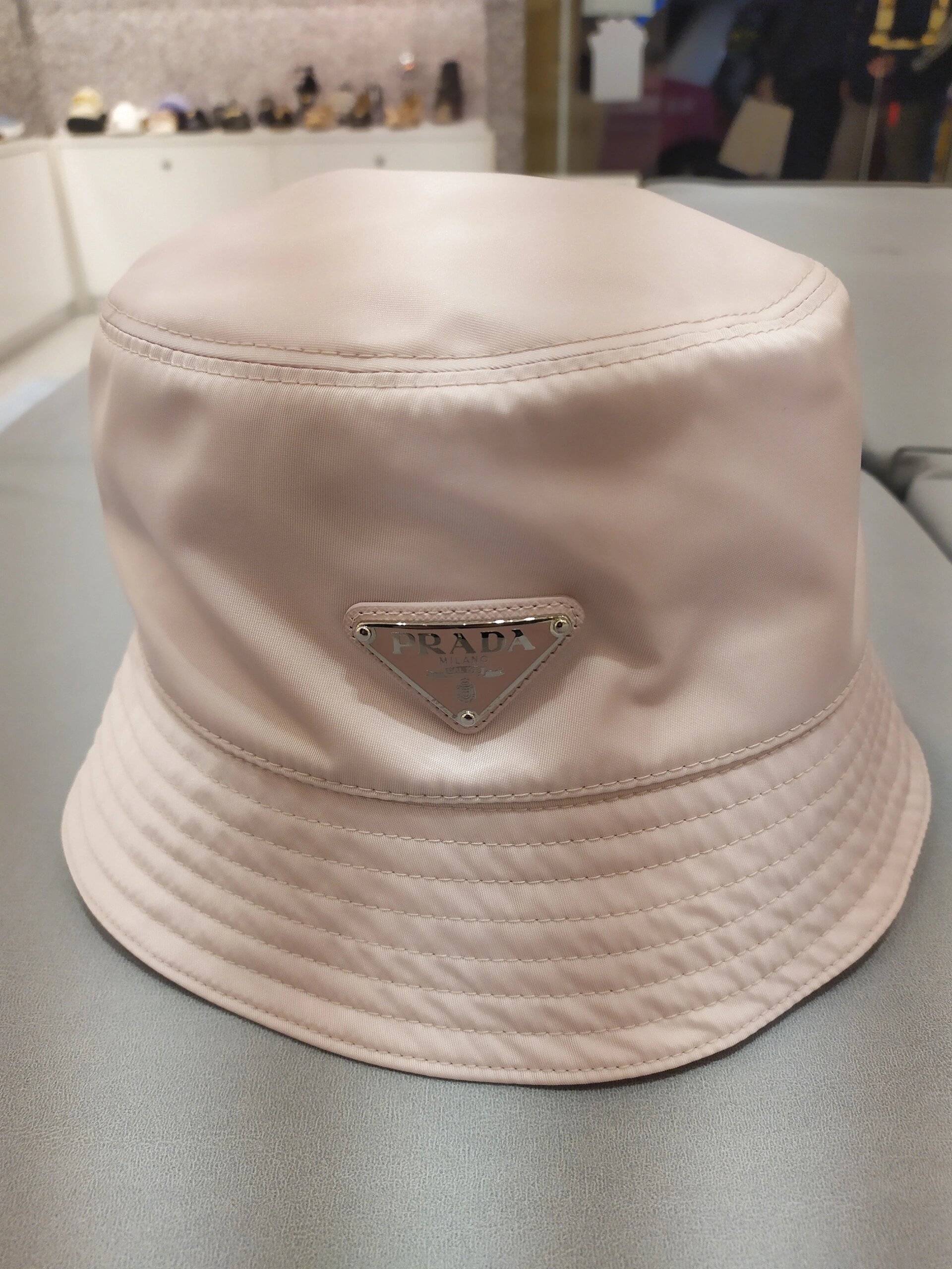 Pra*a hats