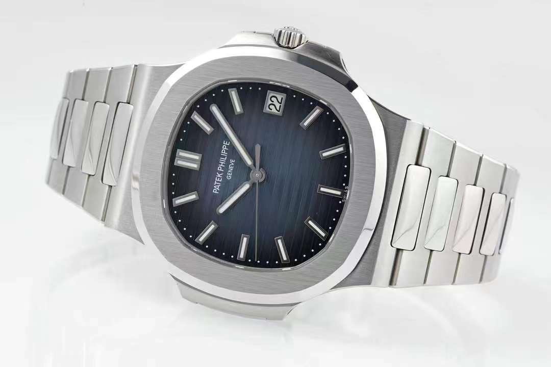 Pat*k Phi1i*pe nautilus 5711/1a-010 stainless steel