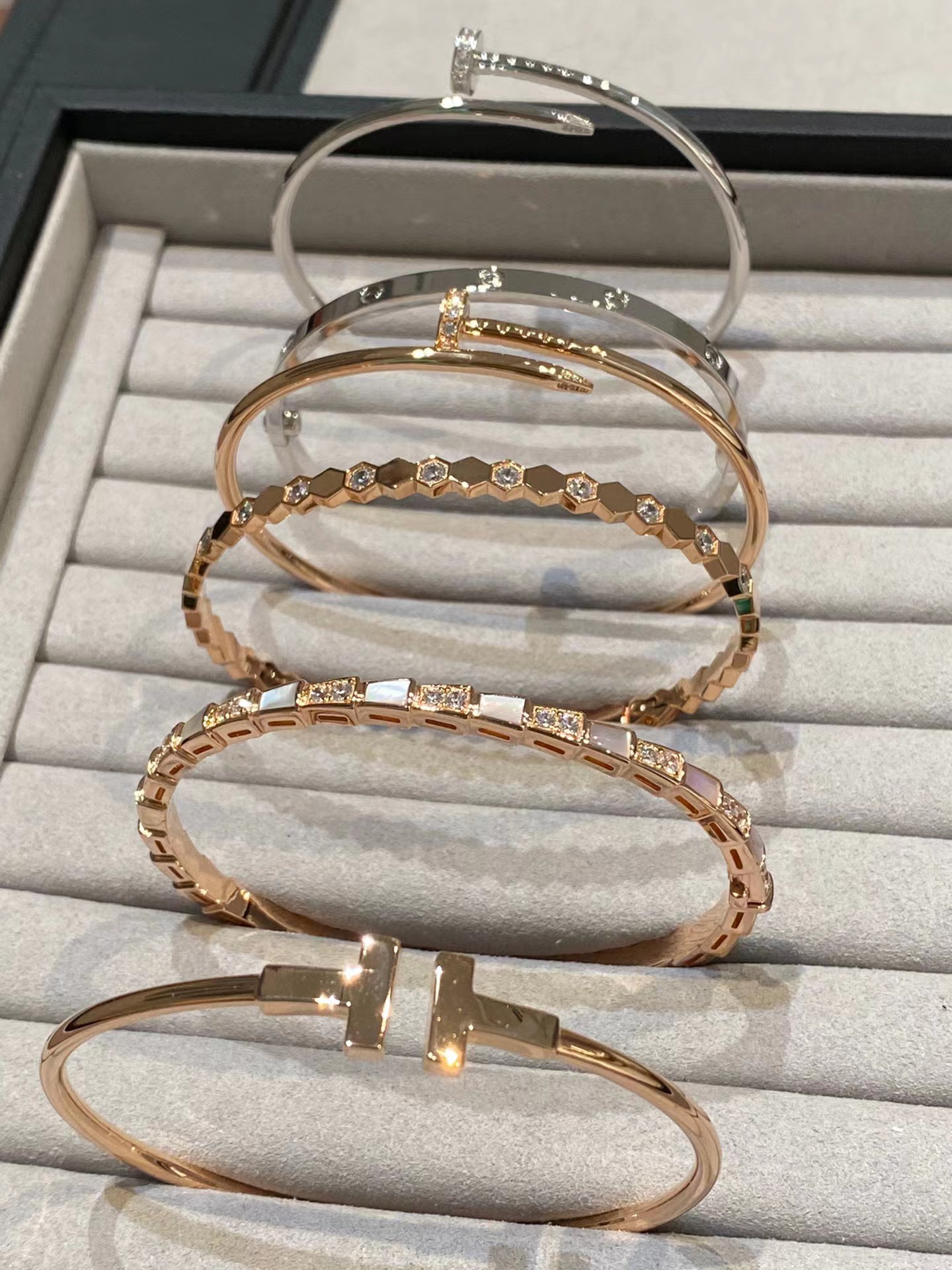 Ca*t*er bracelet