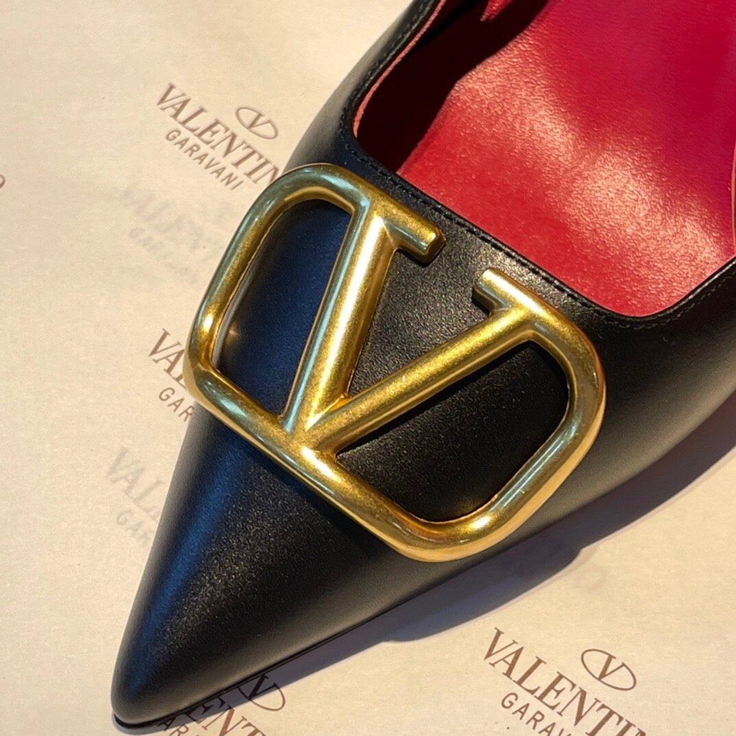 Va1e*ntin0 heels