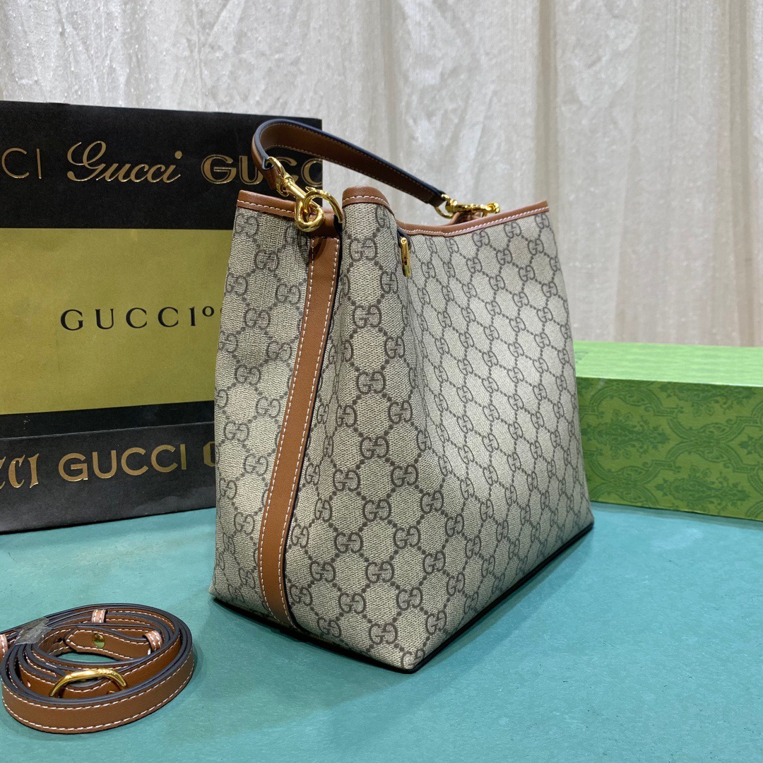 Gvc*1 emblem small shoulder bag-25*25*15.5cm