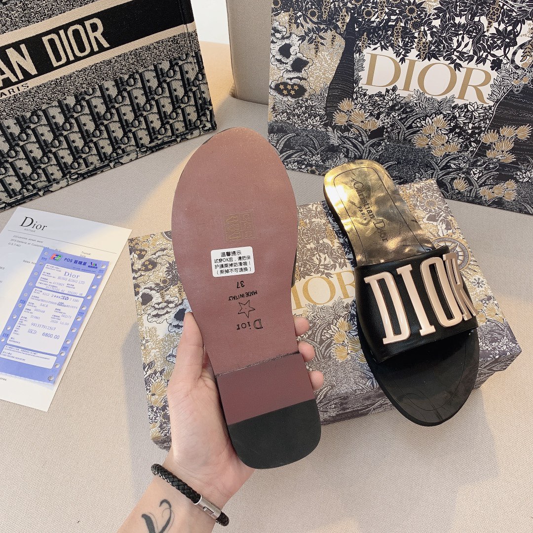 D*or sandals