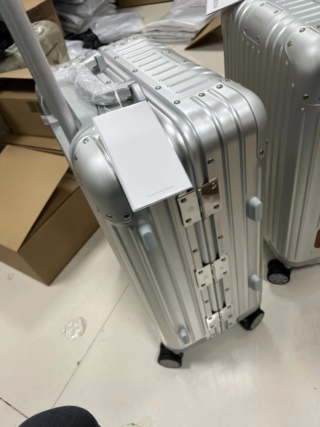 r1m0wa essential ttrunk plus lU*gage-20inch