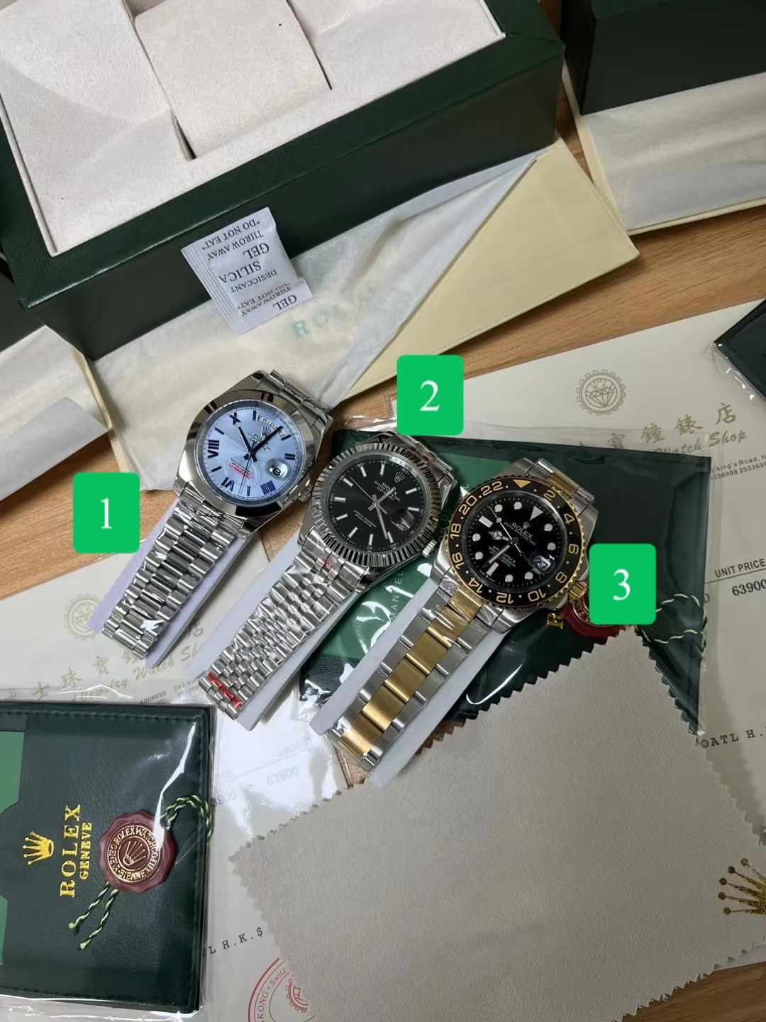 R*l*x watch