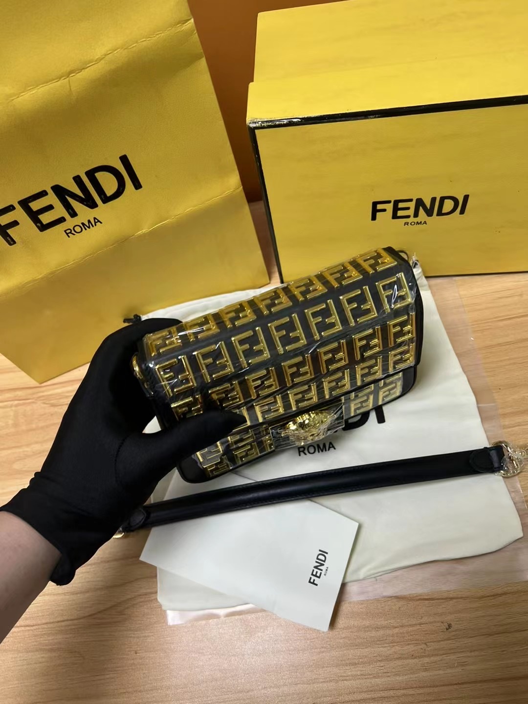 F**di &versace chain bag-20cm