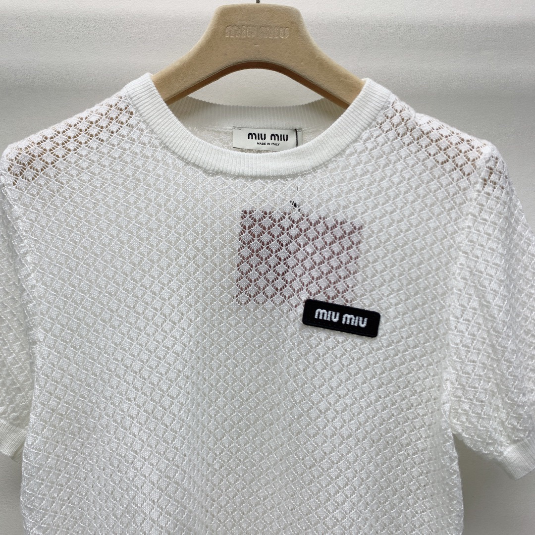 M1um1u shirt