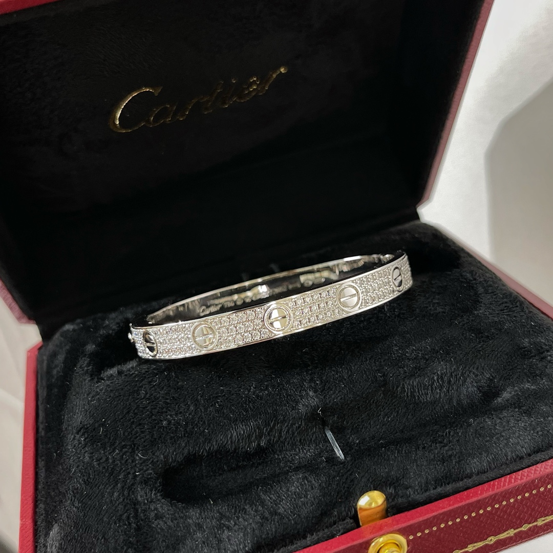 Ca*t*er bracelet