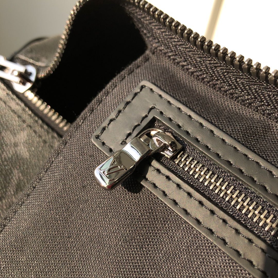 l0*is V*t0n keepall
