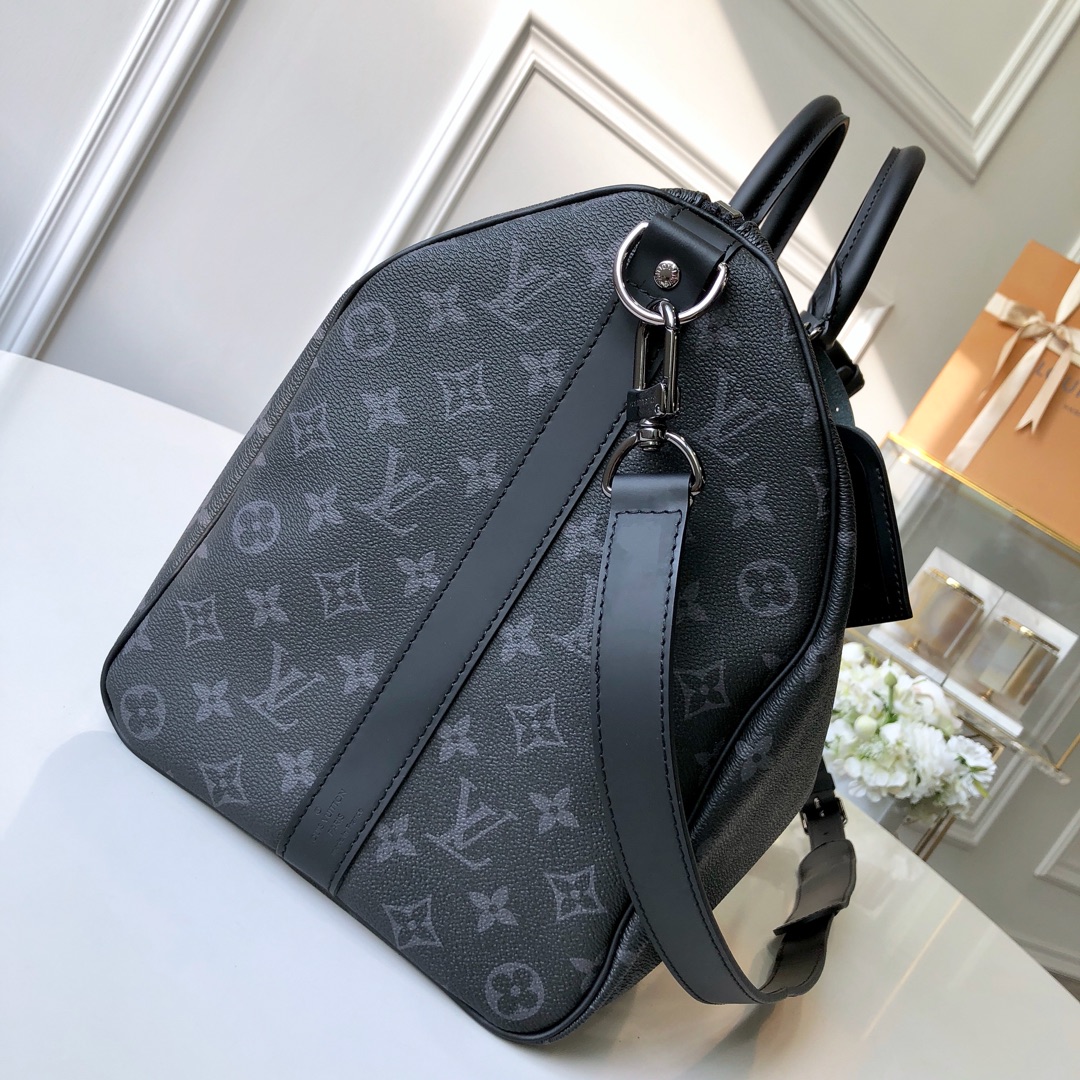 l0*is V*t0n keepall