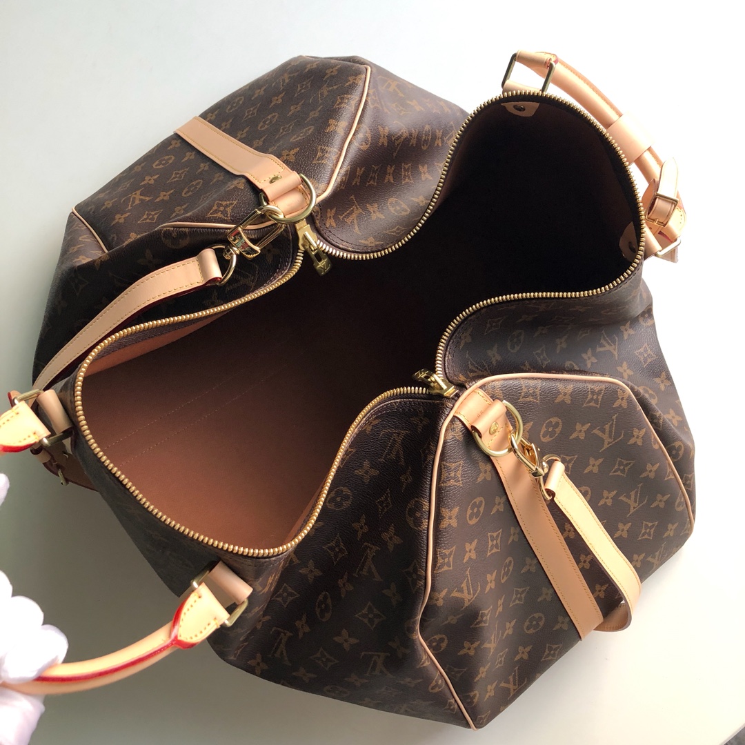 l0*is V*t0n keepall