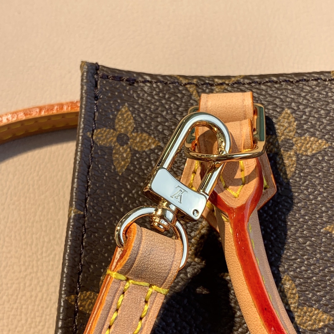 l0*is V*t0n petie sac plat tote-17*14*5.5cm