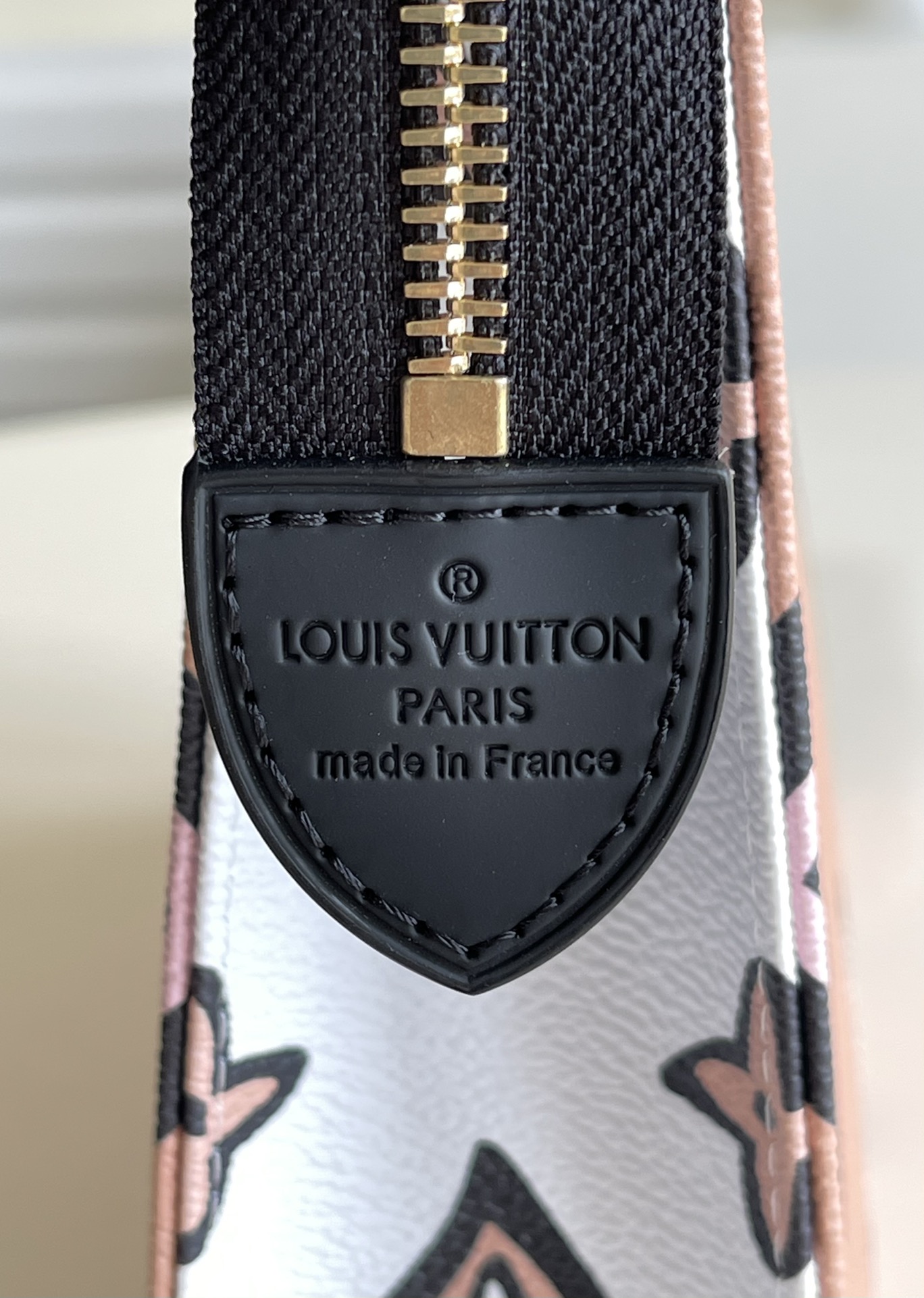l0*is V*t0n wild at heart toiletry pouch 26-26*20*5cm