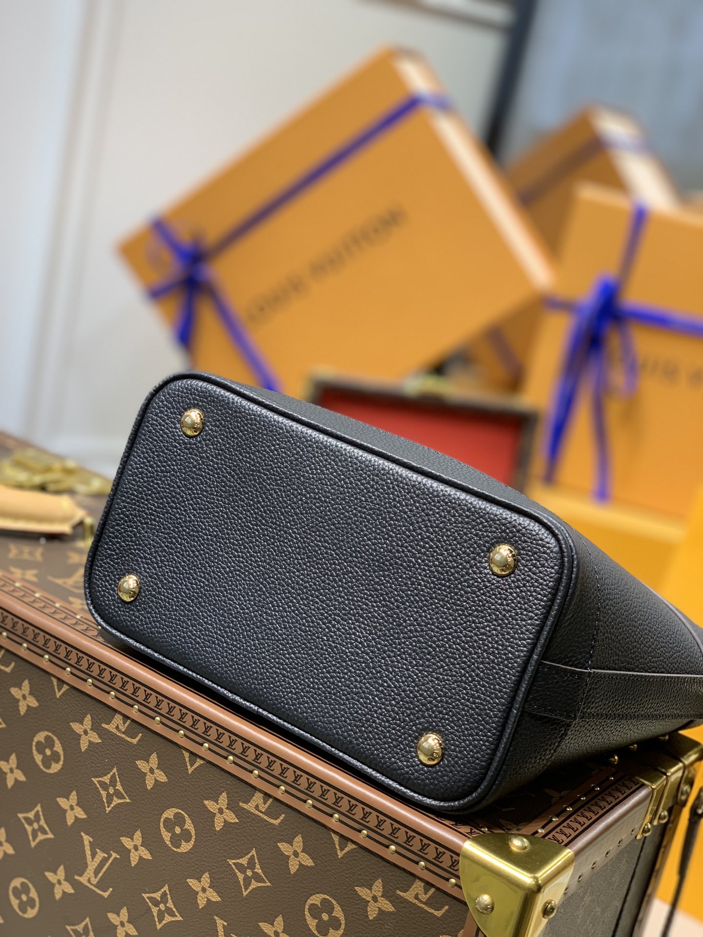 l0*is V*t0n cruiser handbags-25*22.5*13cm