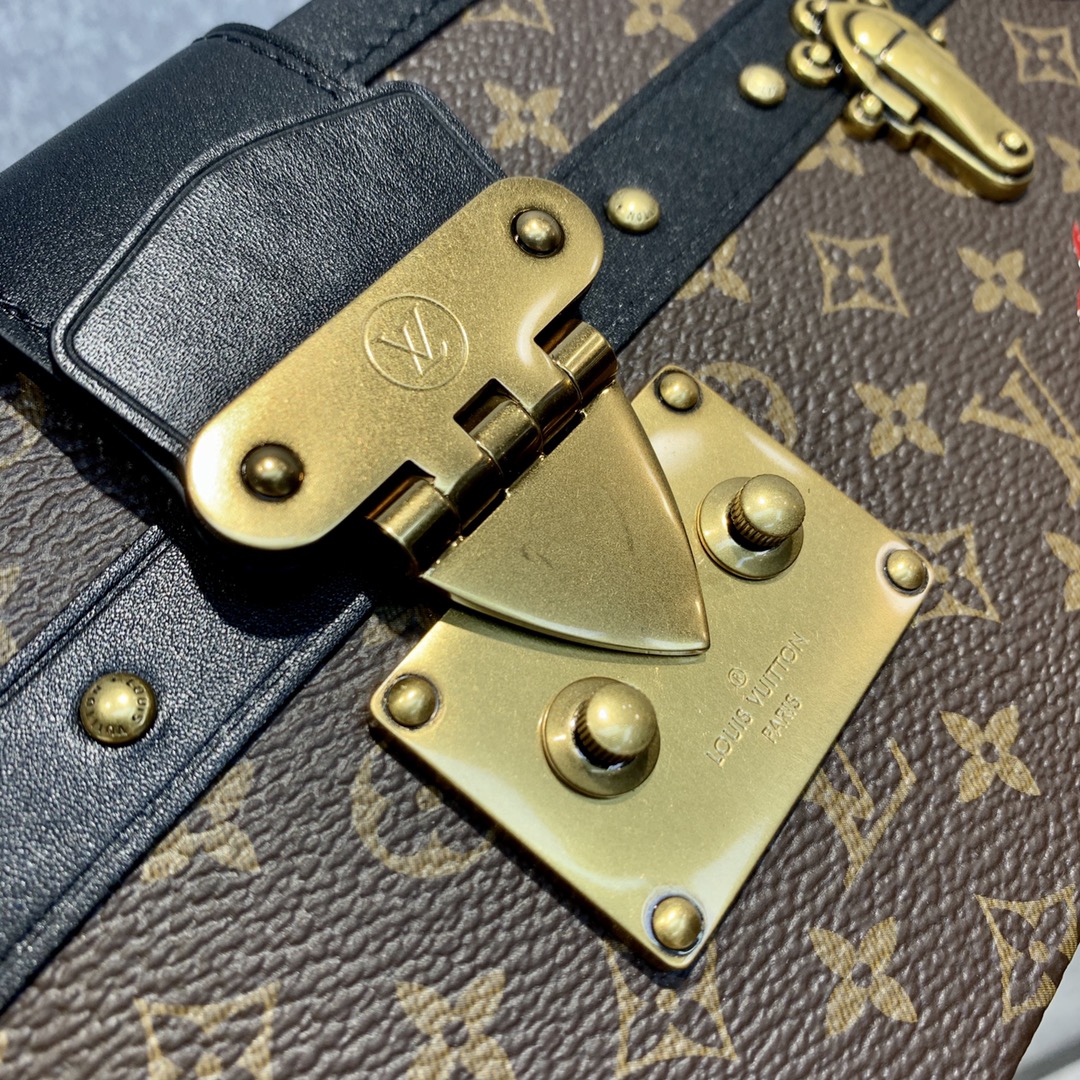 l0*is V*t0n petite malle east west-27*12*6.5cm
