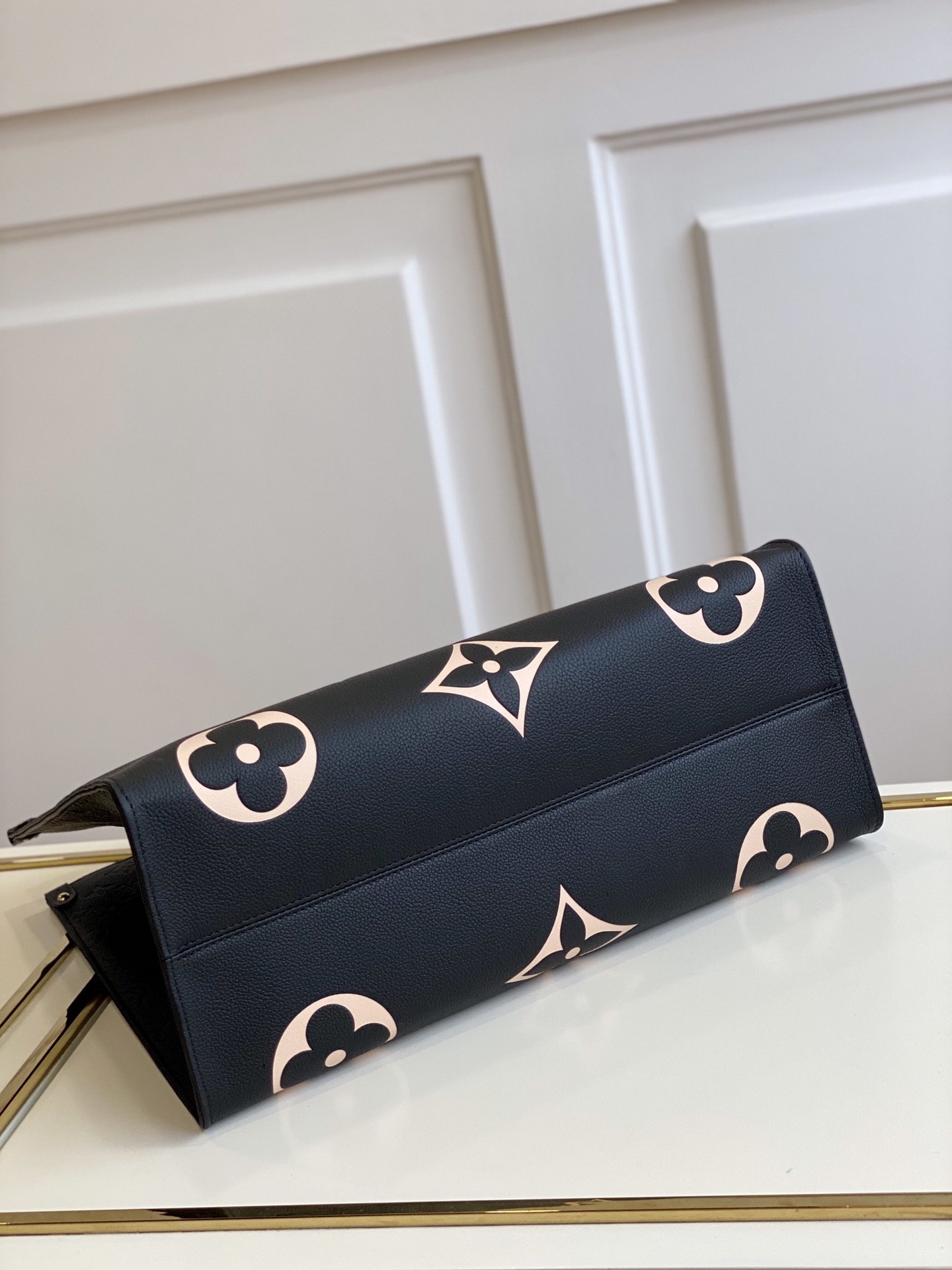 l0*is V*t0n onthego handbag-41*34*19cm