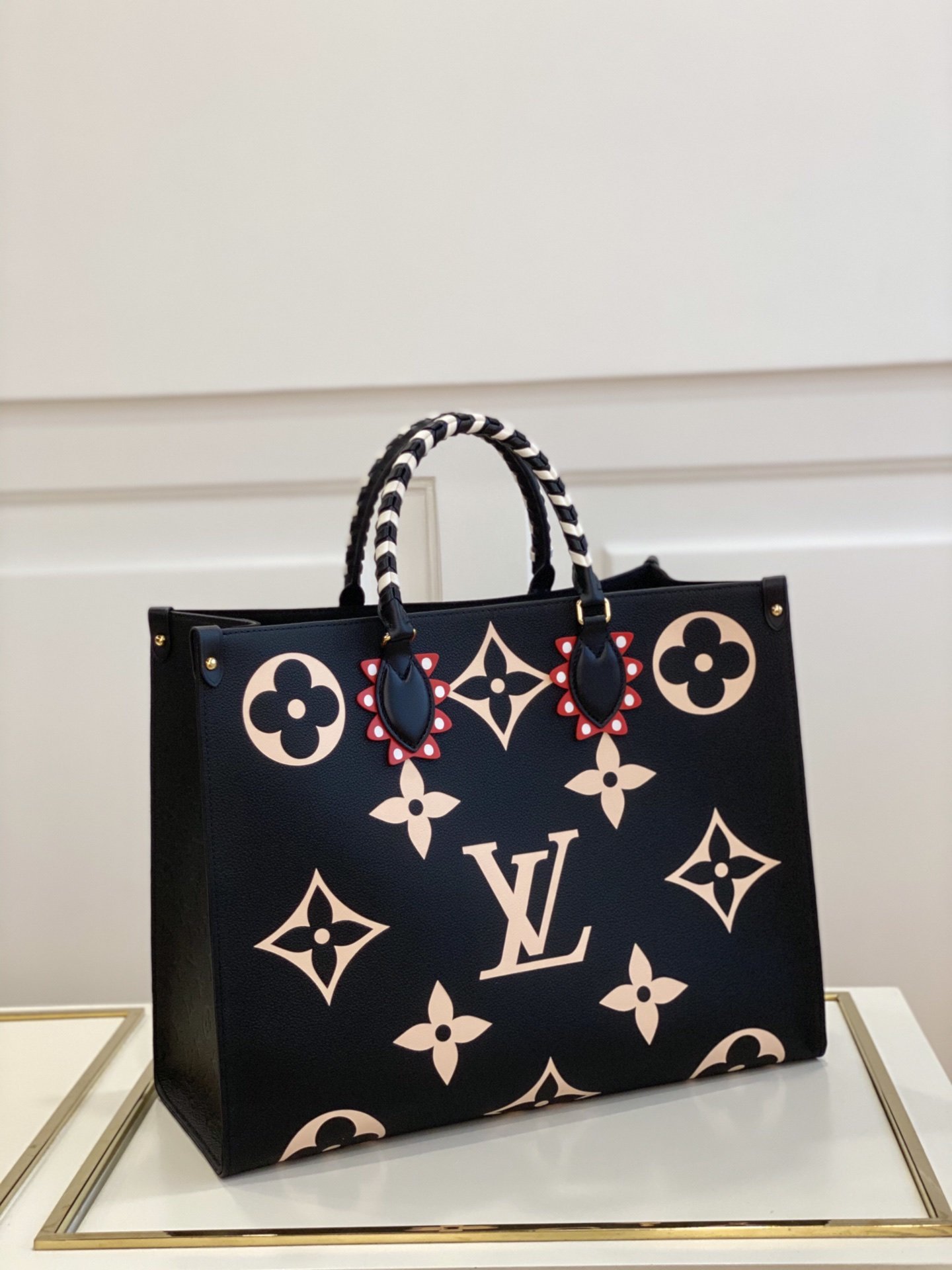 l0*is V*t0n onthego handbag-41*34*19cm