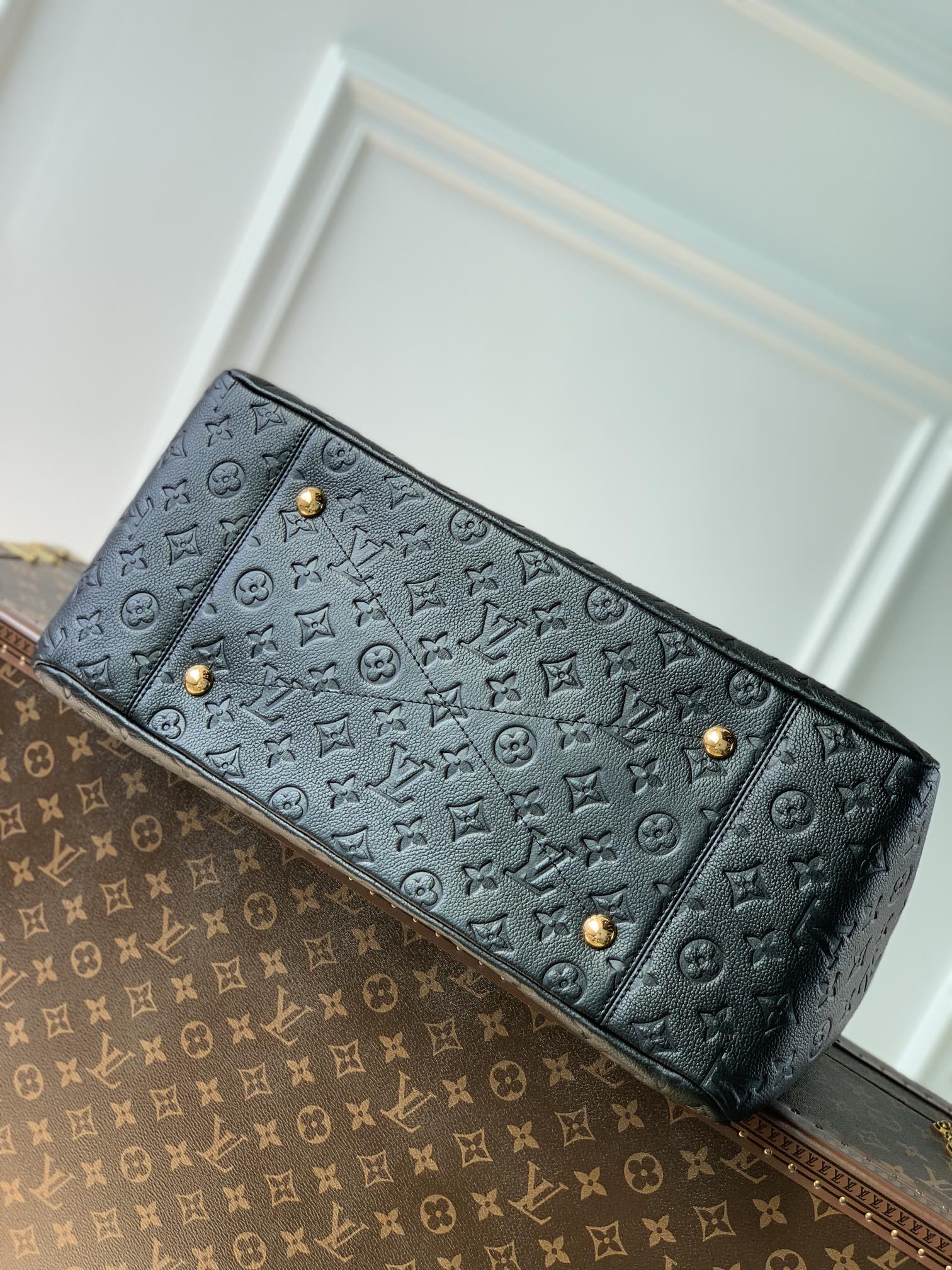 l0*is V*t0n artsy handbag-black-47*32*22cm