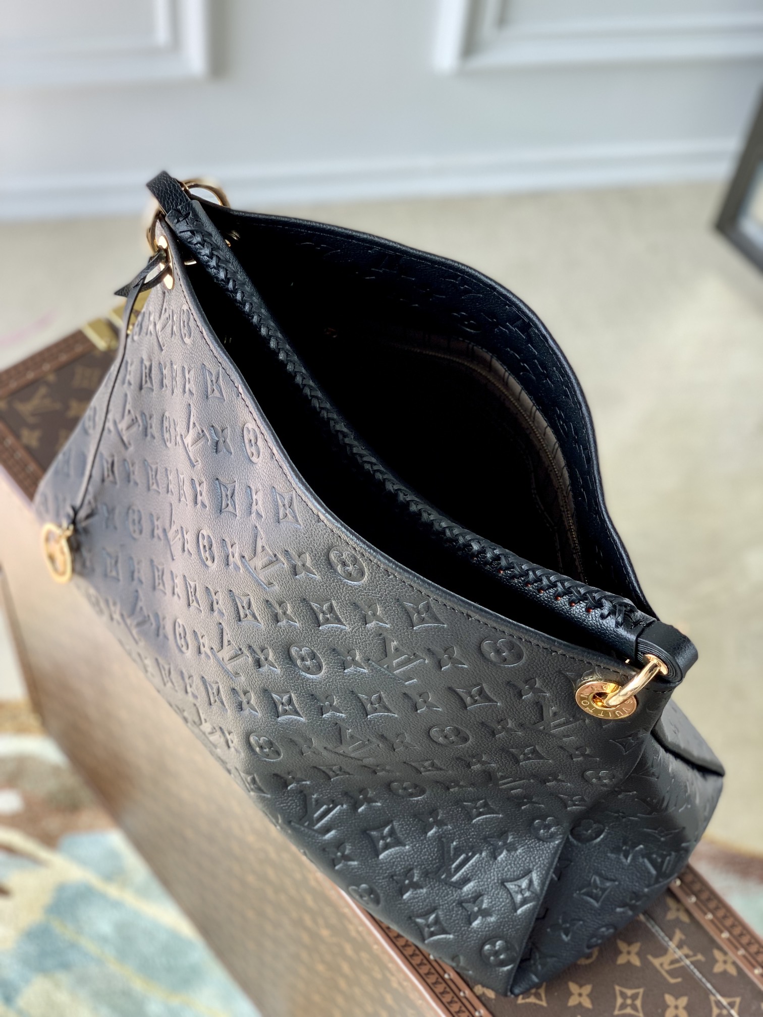 l0*is V*t0n artsy handbag-black-47*32*22cm