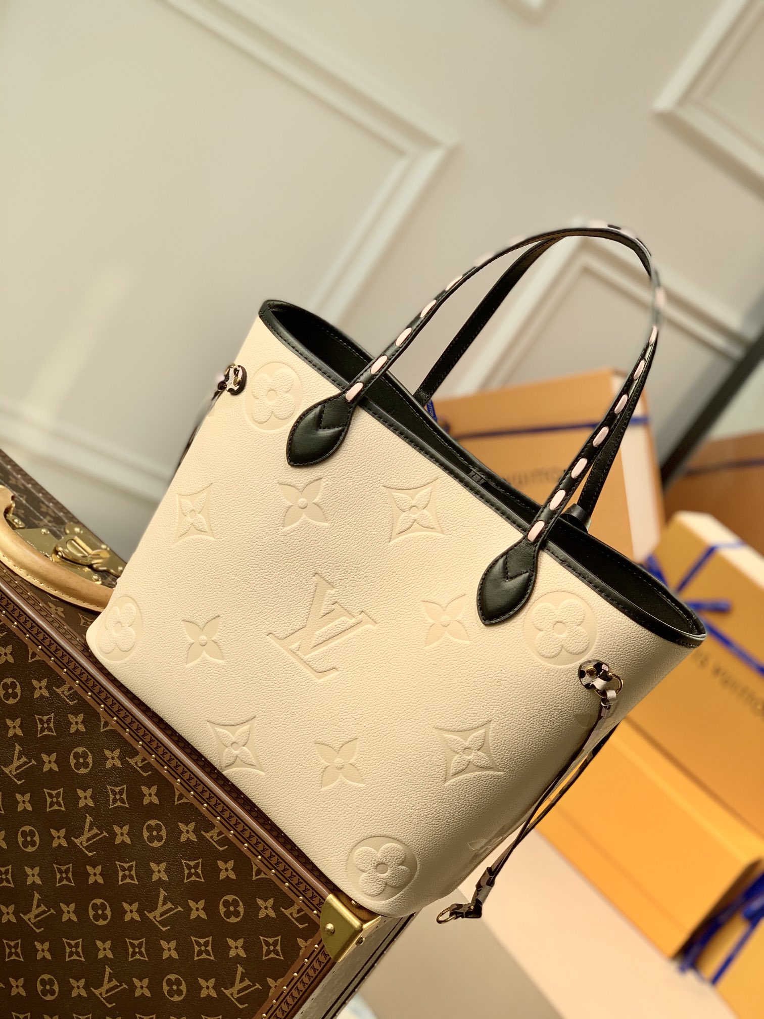 l0*is V*t0n neverfull mm-red inside-32*29*17cm