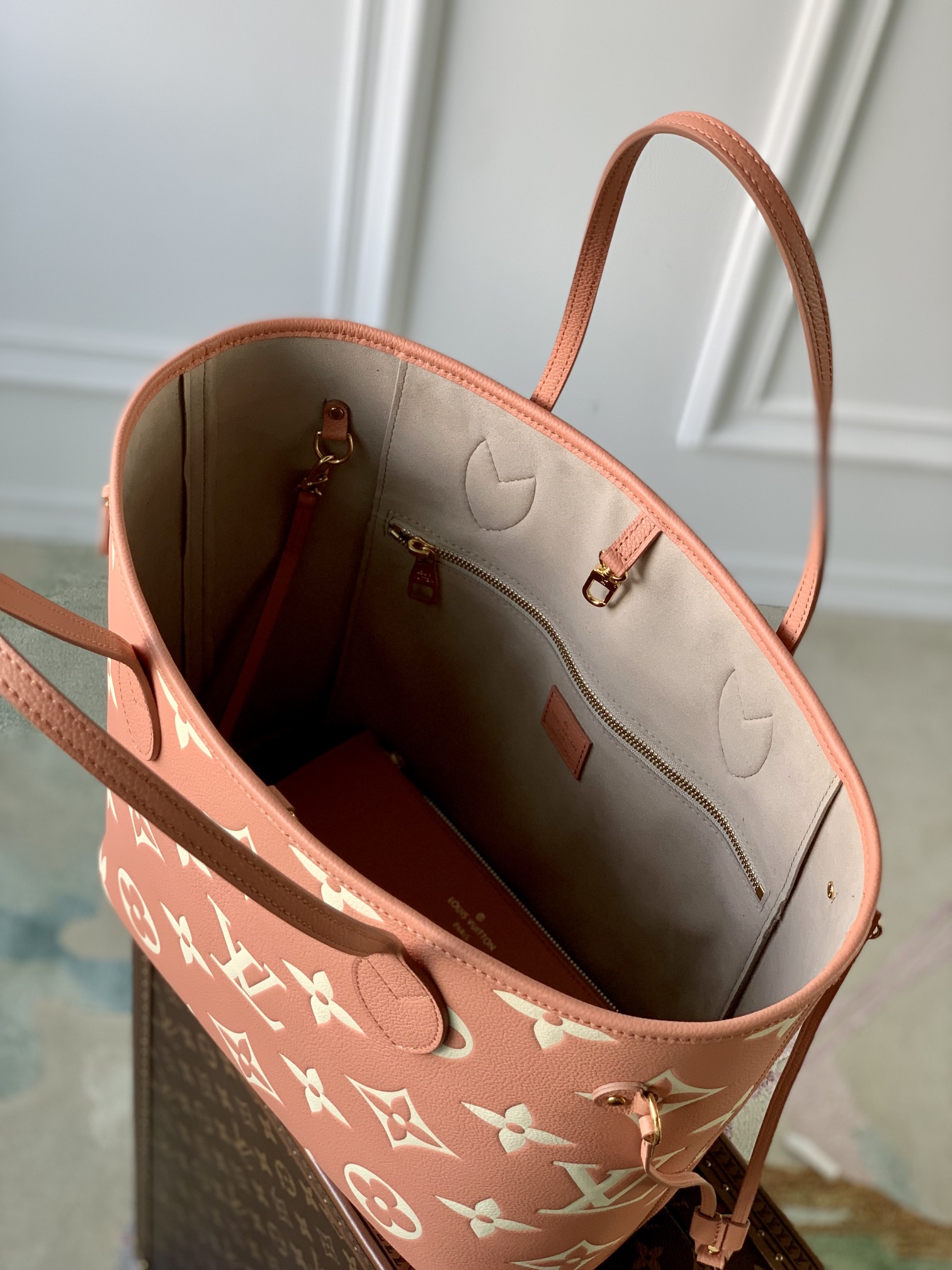 l0*is V*t0n neverfull mm (red inside) -32*29*17cm