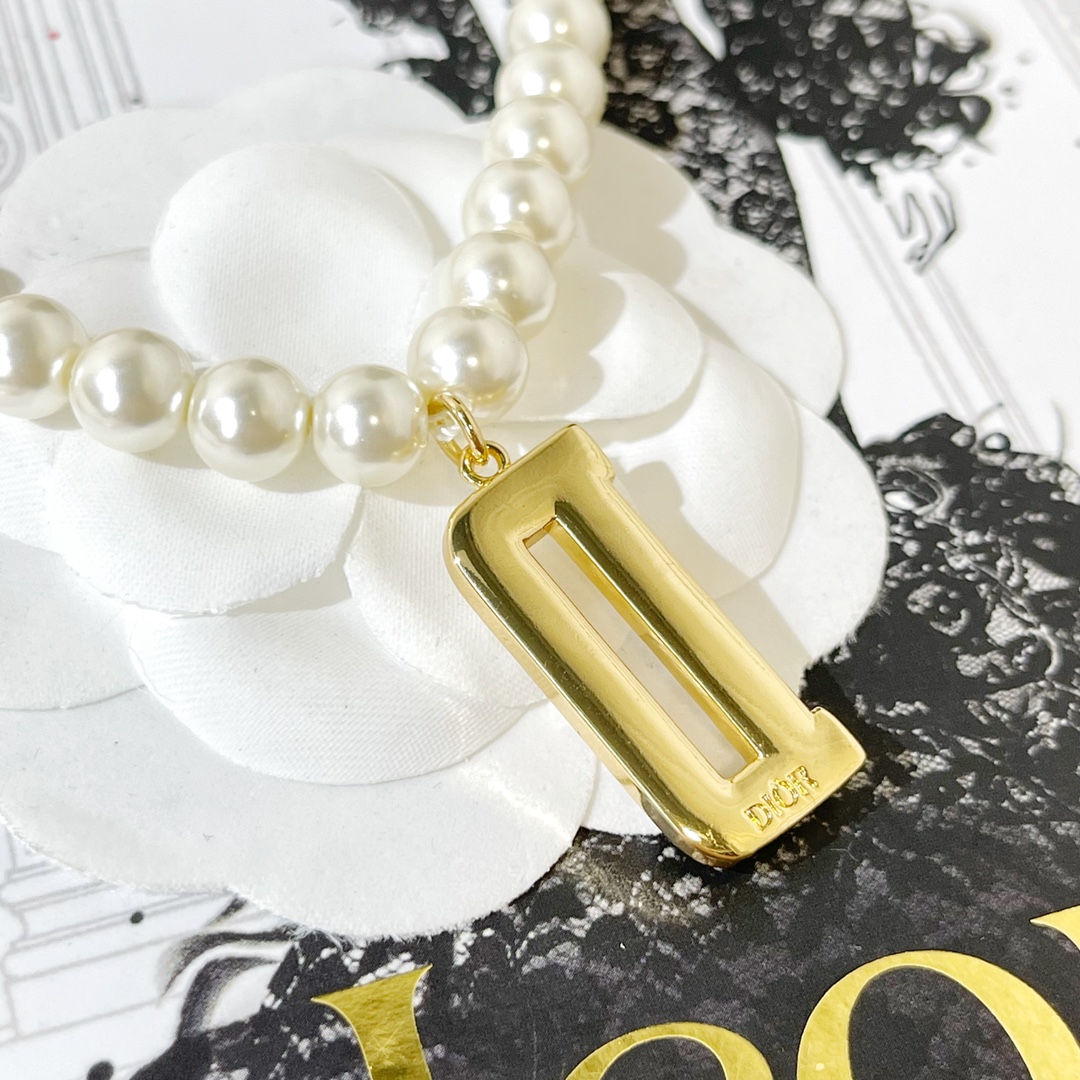 D*or necklace