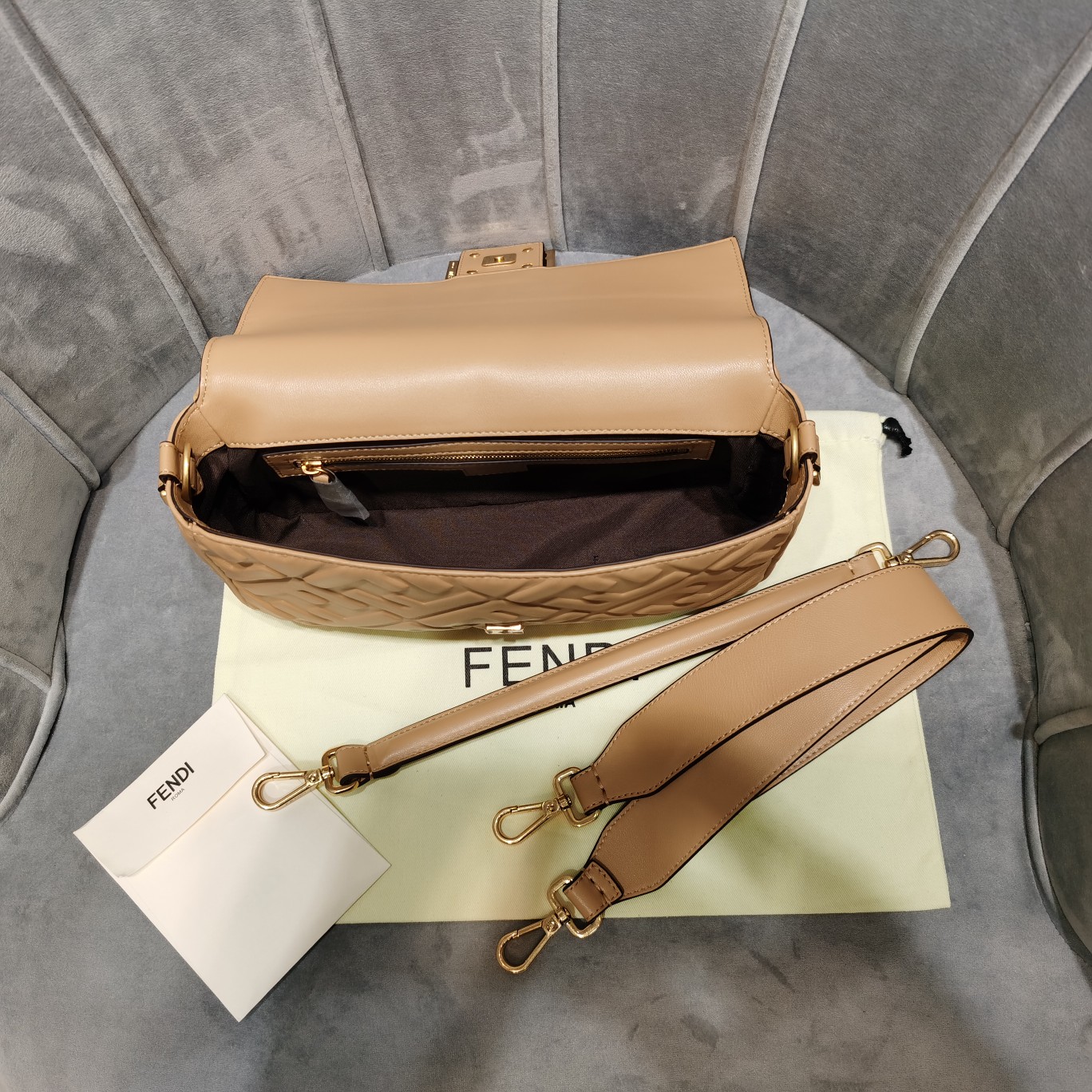 F**di medium baguette bag-26x15x4cm