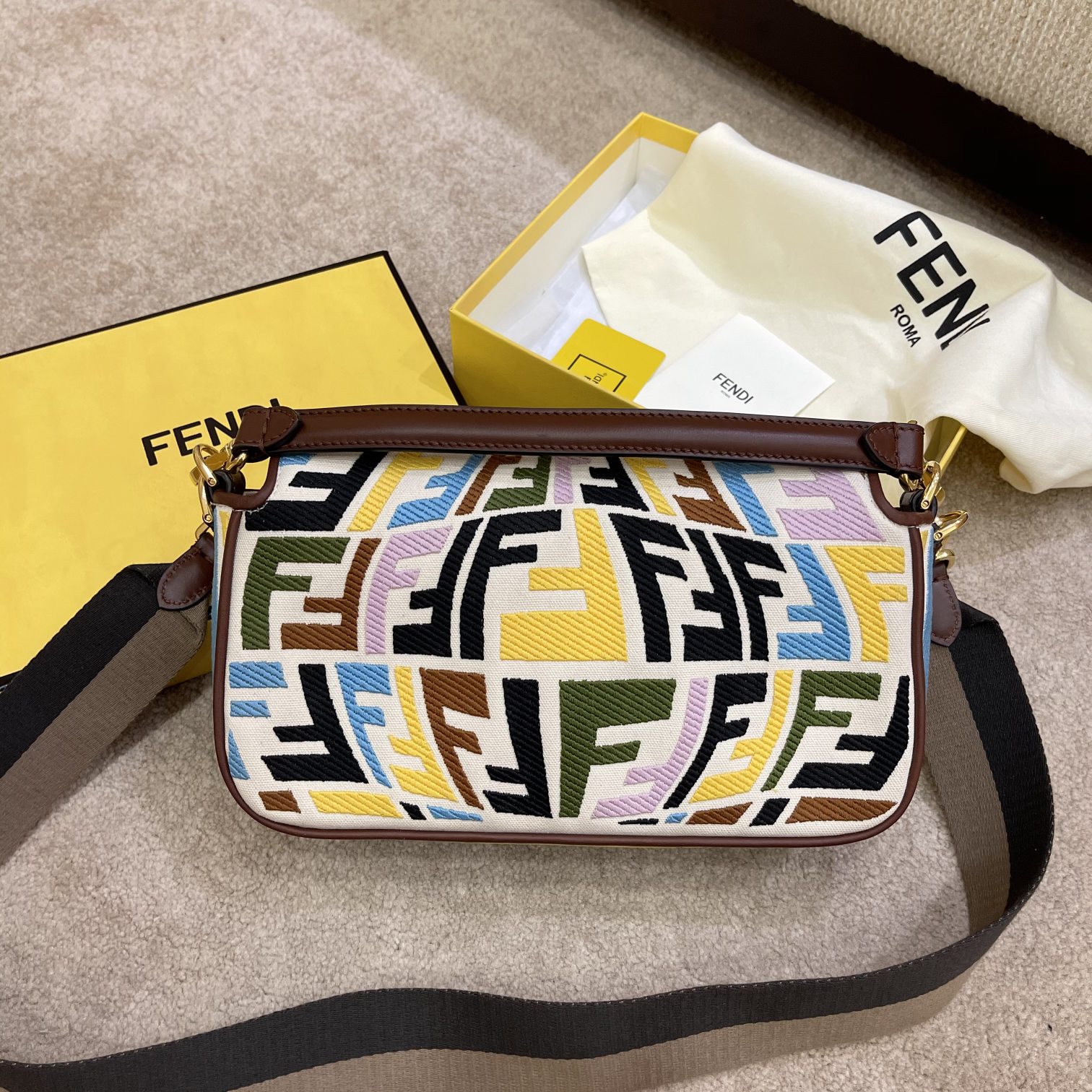 F**di medium baguette bag-26x15x4cm