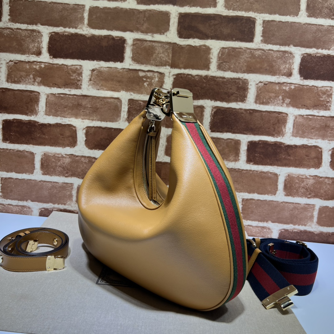 G*u*i attache large shoulder bag-35*32*6cm