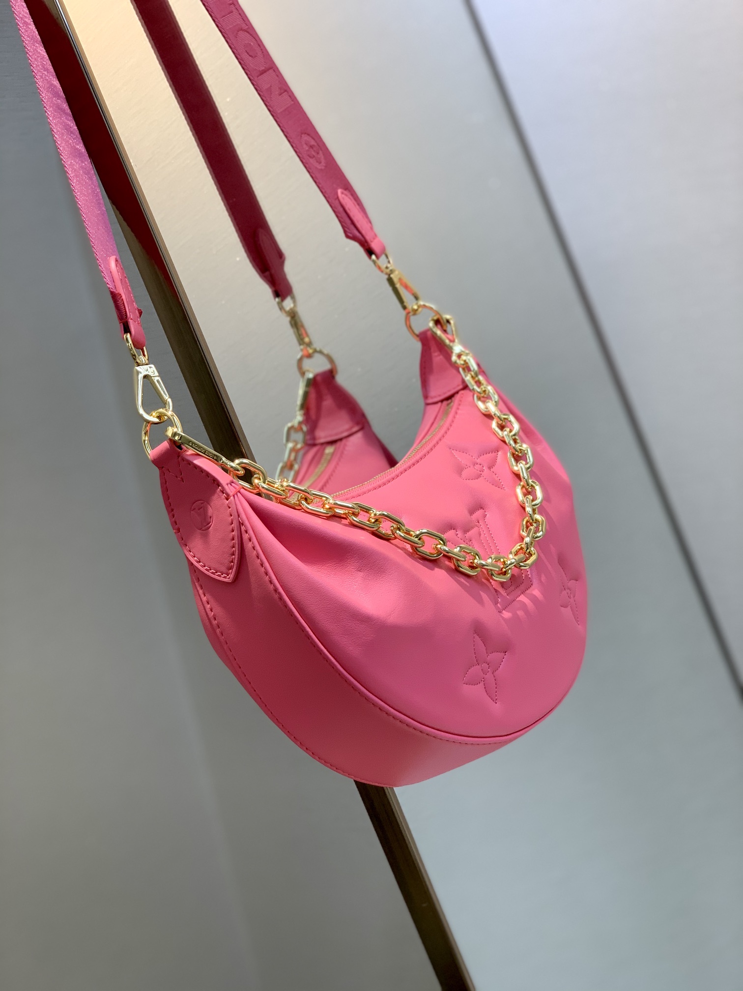 l0*is V*t0n over the moon handbag-27.5*16*7cm