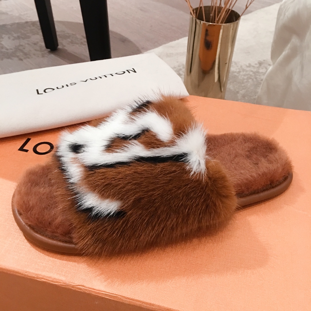 l0*is V*t0n slippers