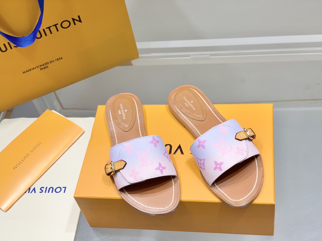 l0*is V*t0n slippers