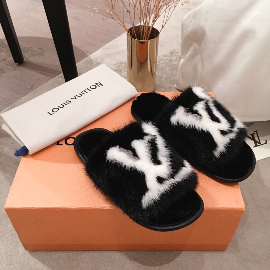 l0*is V*t0n slippers