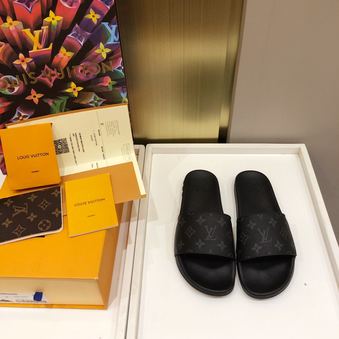 l0*is V*t0n slippers