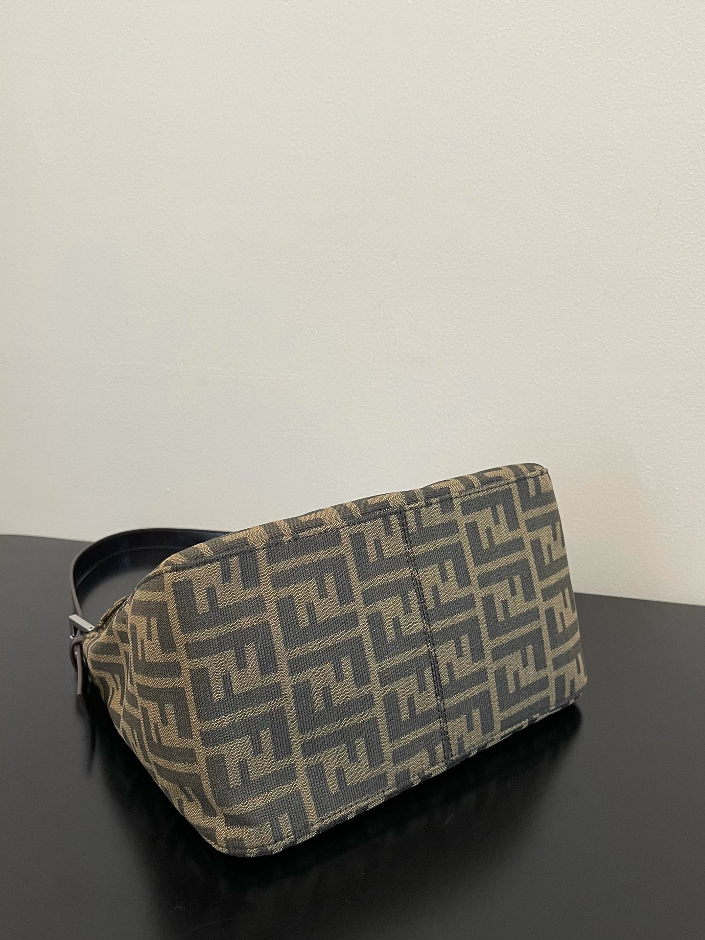 F**di vintage handbags-25x17x13cm