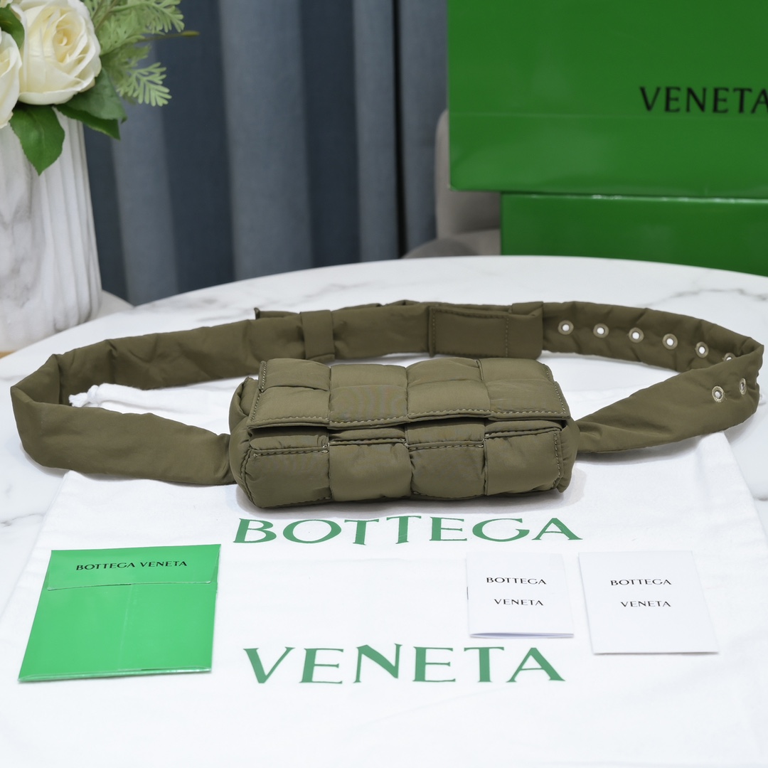 b0tte*a Ven*ta cassette bag-10x19x5cm
